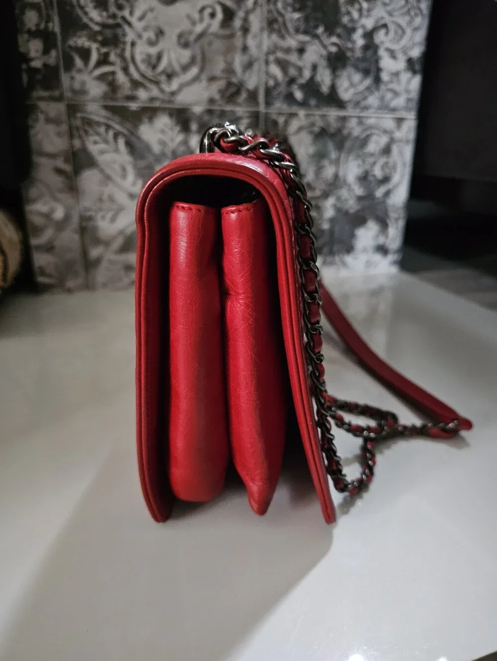 CHANEL Korean Garden Red Chevron Calfskin Leather Shoulder Bag with Chain Strap